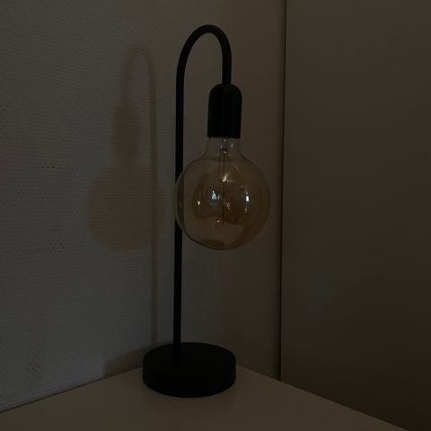 Nattbord - følger lampe med !