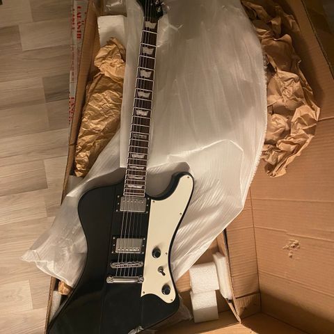 LTD Phoenix 200 «New old stock» selges