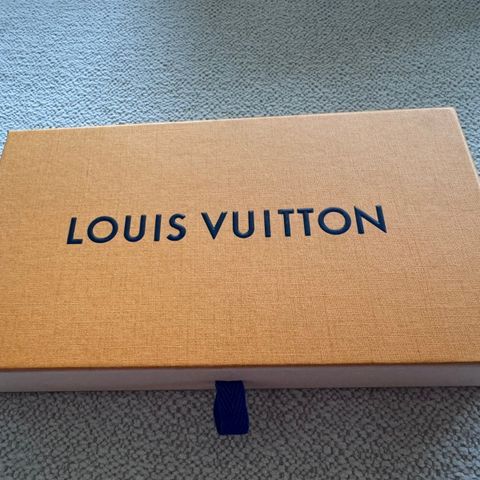 Louis Vuitton Sarah lang lommebok