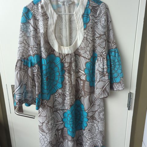 Trina Turk Los Angeles Dress Size 4