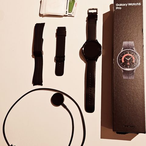 Samsung Galaxy Watch5 Pro 45mm BT (sort)