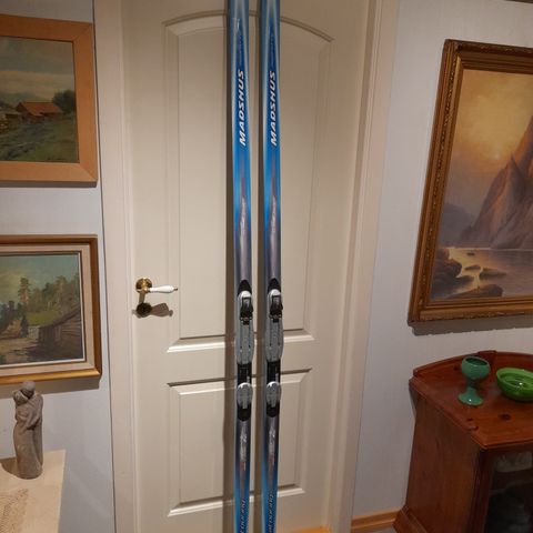 Madshus Megatouring Classic ski 198 cm.m/Rottefella Exercise NNN bindinger