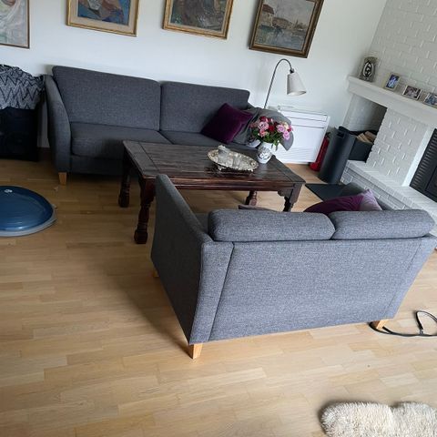 Sofa 3 seter på 210 cm og 2 seter på 150cm