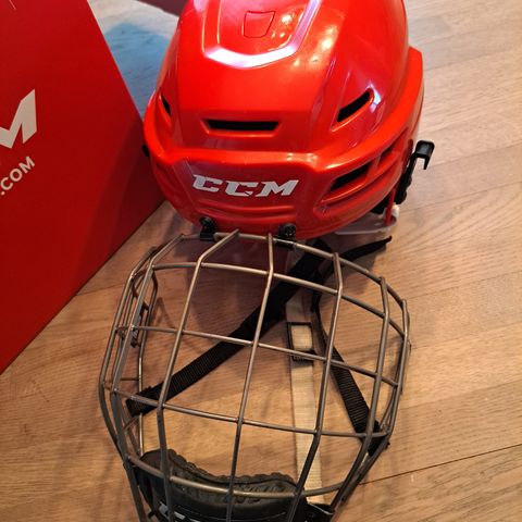 CCM 310 Ishockeyhjelm