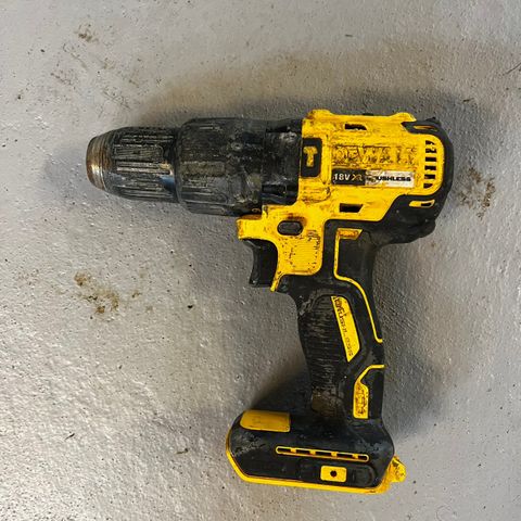 Dewalt DCD778 drill selges med batteri,  lader og Tstak verktøykasse