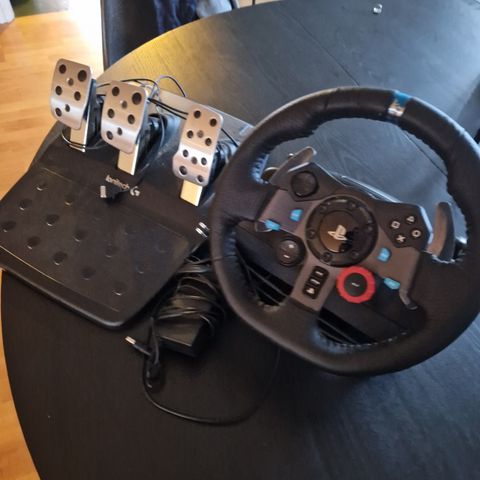 Logitech g29 driving force ratt og pedaler