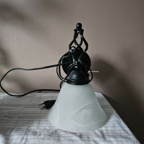 Pen vegg lampe E14