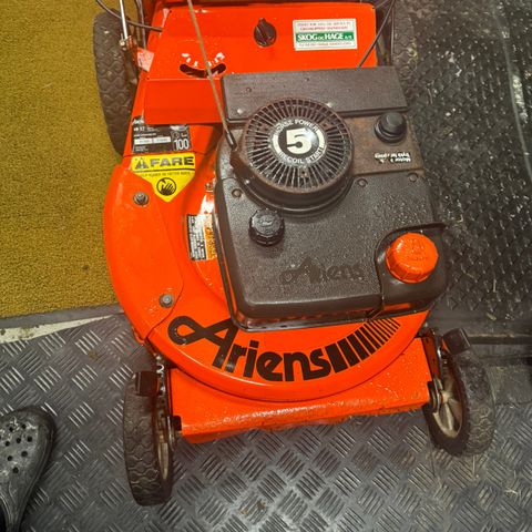 Ariens gressklipper med oppsamler