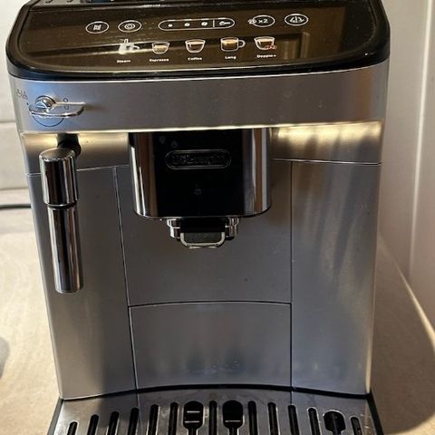 DeLonghi Magnifica Evo kaffemaskin. Pent brukt.