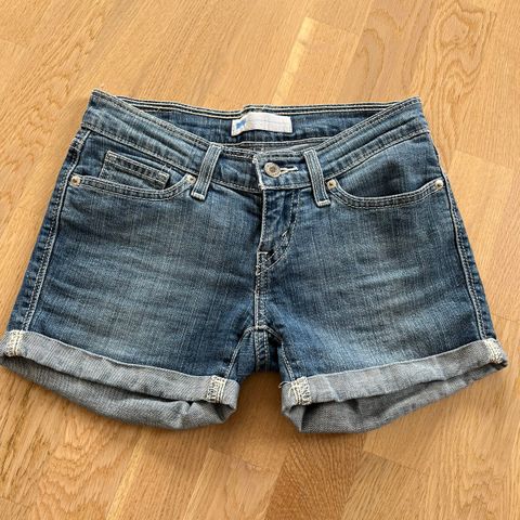 Levi’s shorts