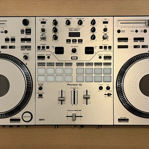 Pioneer DJ DDJ-REV7