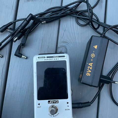 Joyo JF-18R pedal-tuner og multi-strømforsyning