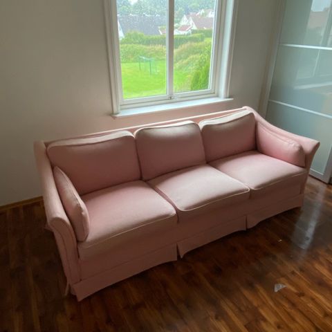 Rosa 90-talls-sofa! Gis bort mot henting!