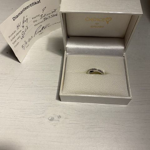 Diamantring i hvitt gull 0,07 ct (7 stener), str 57