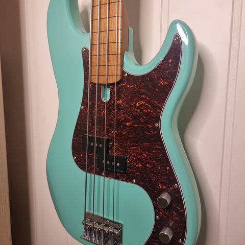 Sire Marcus Miller P5 Alder, Fretless Precision Bass