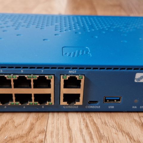 Palo Alto Networks PA-220