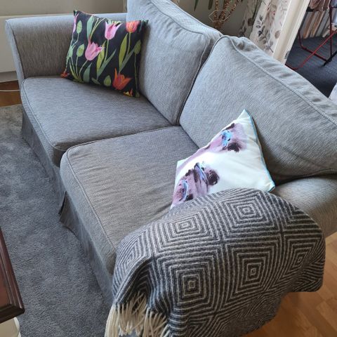 Hel og pen sofa