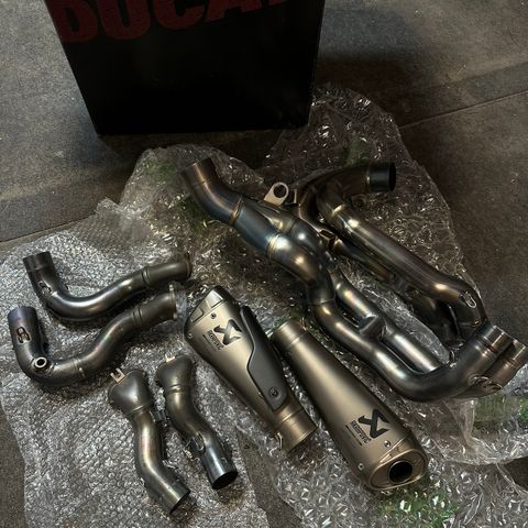 Full titanium Akrapovic helsystem Ducati Panigale V4 V4S V4R