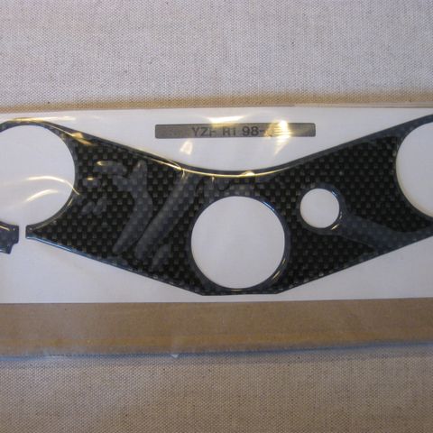 Yamaha YZF R1 2000/01 kåpeglass, baklykt,styrekrone-tanklokk karbonfiber look.