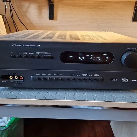 NAD T741 surround receiver