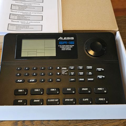 Alesis SR 16