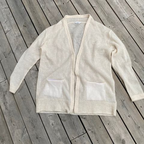 Filippa K cardigan i offwhite selges