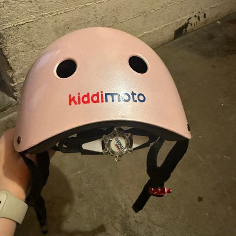 Kiddimoto sykkelhjelm i rosa 48-53 cm