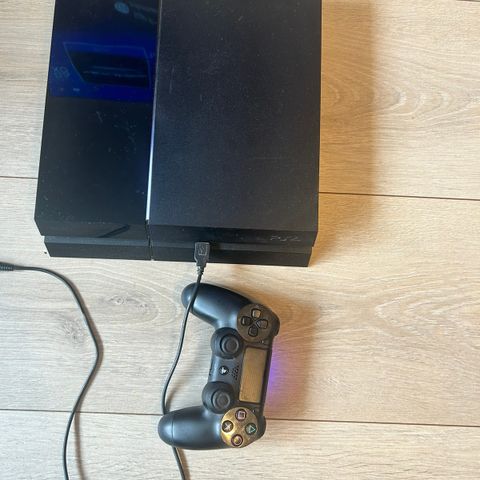 PlayStation 4 konsoll + 1 kontroll + 6 spill