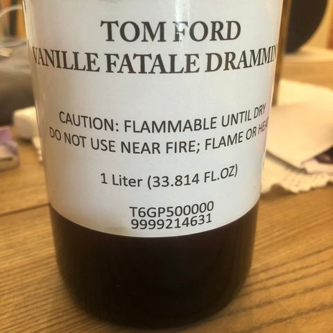 Tom Ford Vanille Fatale (1L) (Kom med bud)