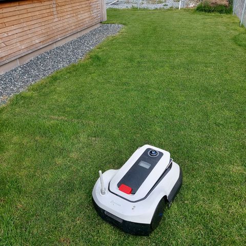 Ecovacs Goat G1 1600g robotgressklipper med 4 beacons