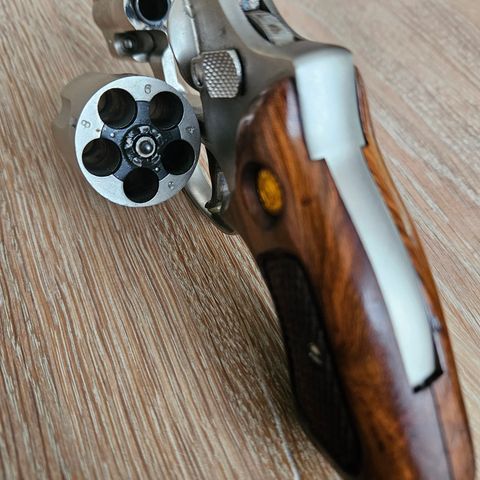 Spesialrevolver Taurus 38 special 2"