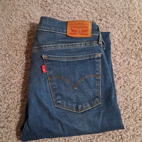 Levis 710 str 29