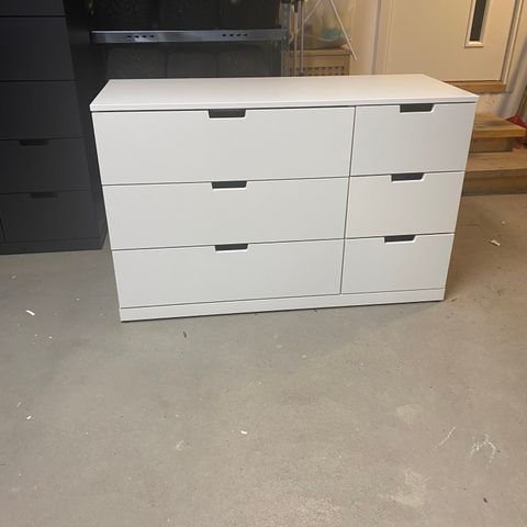 Nordli kommode fra Ikea med 6 skuffer