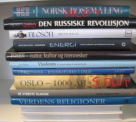 7 bøker diverse tema. Rabatt : 1/2 pris på bok nr. 2, 3 osv. Se bokomtaler.