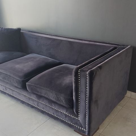 Svart Velour Sofa