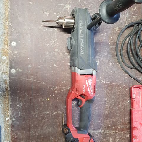 Milwaukee m18 fras2 med 1 stk batteristor drill til kontruksjon skruer