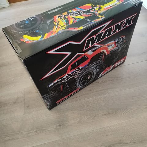 Traxxas X-Maxx 8S Brushless 4WD TSM Rock´n´Roll