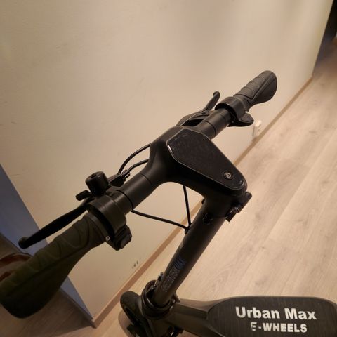 E wheels e2s urban max (kjørt under 100km, nesten helt ny)