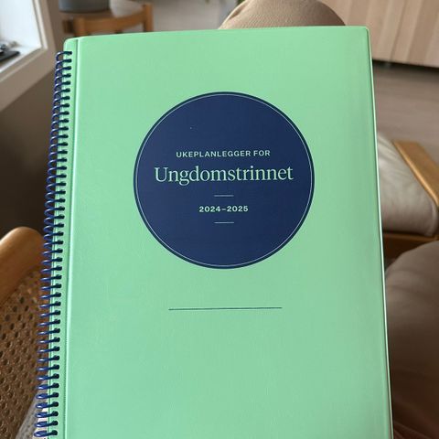 Ubrukt ukesplanlegger for ungdomstrinnet 24-25 (nypris 335,-)