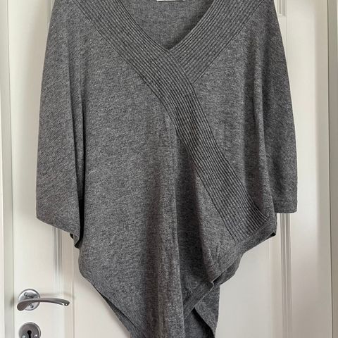 Carmela Exclusive Cashmere Poncho