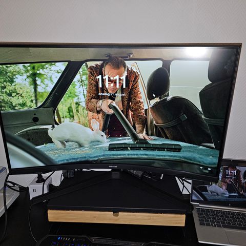 32" QHD Gaming Monitor Odyssey G5 Curved B32AG550EU