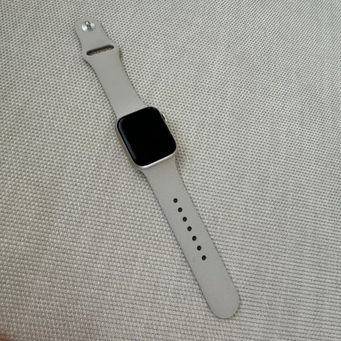 Selger en ubrukt Apple Watch s/m