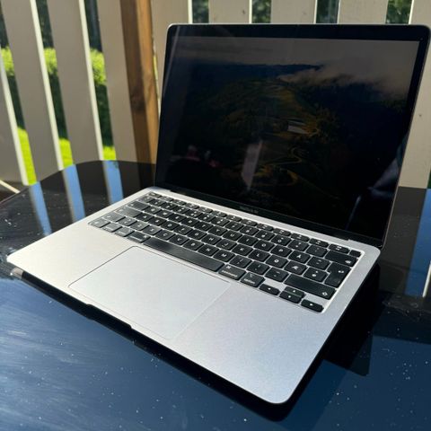 MacBook Air M1 | 98% batterikapasitet