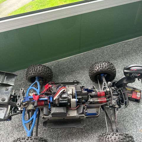 Traxxas E revo2 selges pga ble ikke brukt