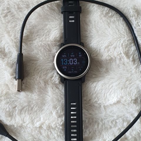 Garmin Fenix 6s sportsklokke til salgs