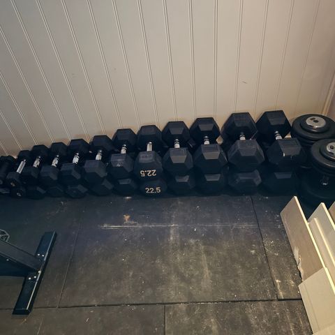 Meget lite brukt hjemmegym selges.