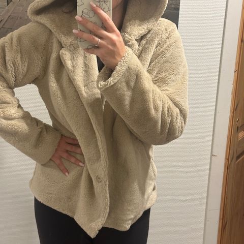 Kort kåpe beige