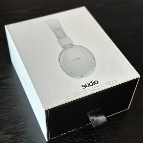 Sudio KLAR Active Noise Cancelling Headphones, hvit