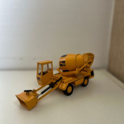 Betongbil modell  1:43