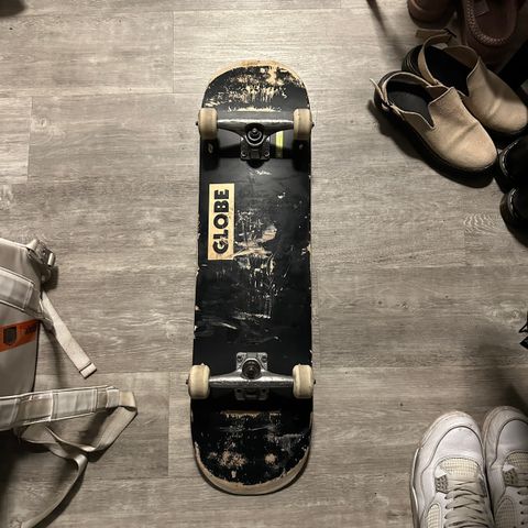 GLOBE skateboard